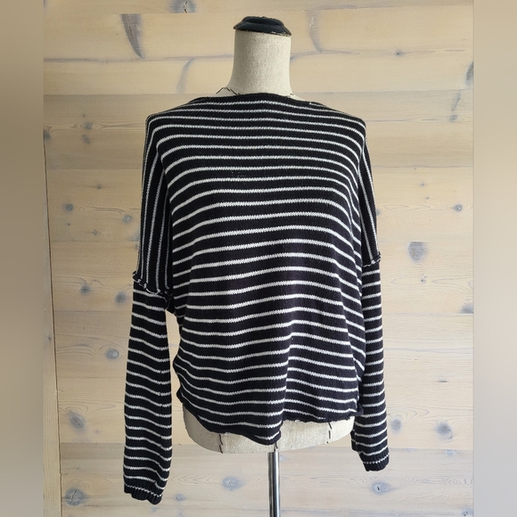 Urban Outfitters UO Skylar Twisted-Back Oversized Stripe Knit Sweater - Picture 1 of 8